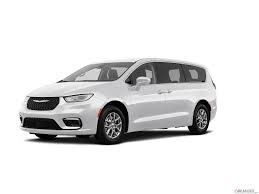 image of car Chrysler Pacifica touring l